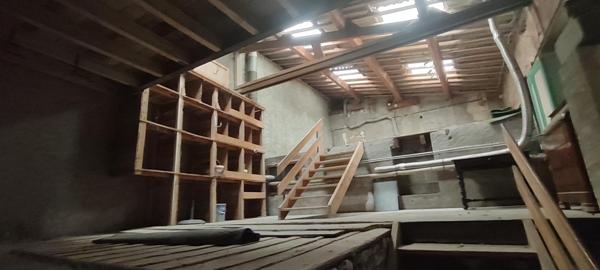 Maison évolutive avec local commercial au coeur de l'Ile Bouchard ou vaste projet familial !