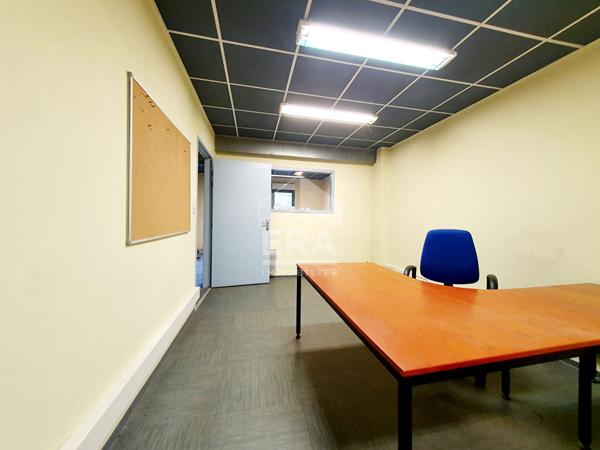 EXCLUSIVITE LOCAUX D'ACTIVITES La Brillanne 560m²  Proximité immédiate autoroutes et gare SNCF