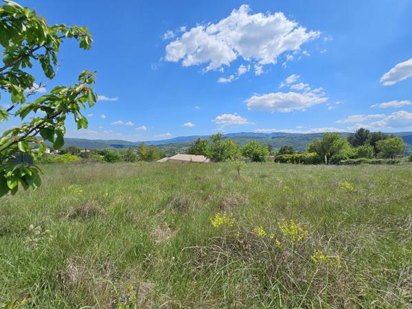 Apt (84400) Apt en Luberon, beau terrain constructible avec magnifique vue