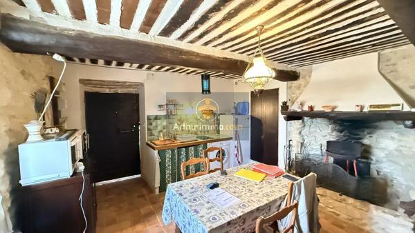 Vente                                                      Maison
                        
                     4 pièces                      67 m2                     à Saint-Martin-de-Castillon