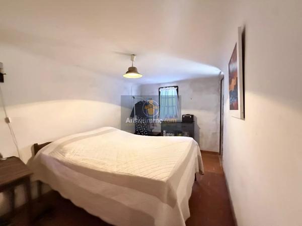 Vente                                                      Maison
                        
                     4 pièces                      67 m2                     à Saint-Martin-de-Castillon