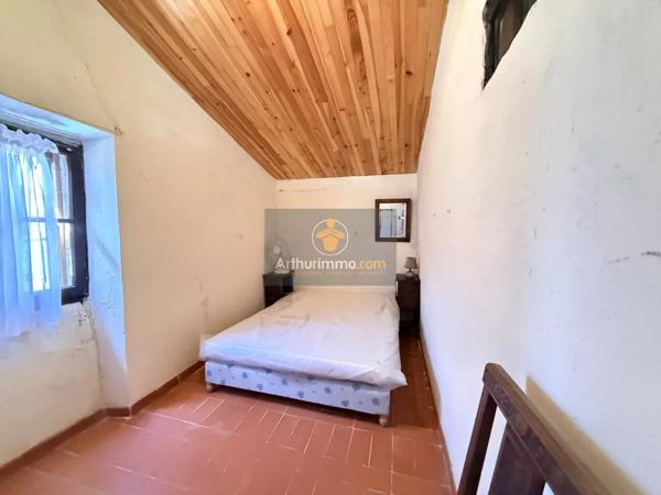 Vente                                                      Maison
                        
                     4 pièces                      67 m2                     à Saint-Martin-de-Castillon