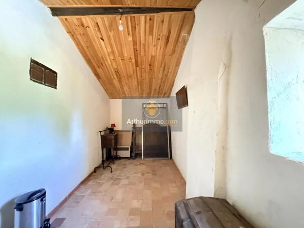 Vente                                                      Maison
                        
                     4 pièces                      67 m2                     à Saint-Martin-de-Castillon