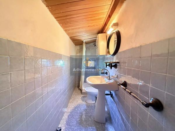 Vente                                                      Maison
                        
                     4 pièces                      67 m2                     à Saint-Martin-de-Castillon