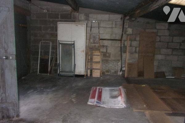 Maison ,1 cuisine équipée ouverte sur le salon,2 wc,1 lingerie,2 chambres,1 douche à l'italienne.