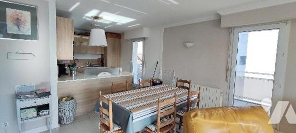 T4 de 86m² avec terrasse EST/SUD/OUEST de 36m² + 2 caves + parking dans résidence de standing