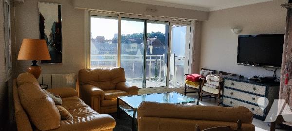 T4 de 86m² avec terrasse EST/SUD/OUEST de 36m² + 2 caves + parking dans résidence de standing