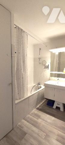 T4 de 86m² avec terrasse EST/SUD/OUEST de 36m² + 2 caves + parking dans résidence de standing