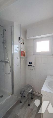 T4 de 86m² avec terrasse EST/SUD/OUEST de 36m² + 2 caves + parking dans résidence de standing