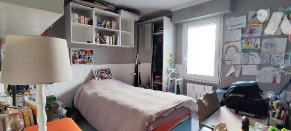 T4 de 86m² avec terrasse EST/SUD/OUEST de 36m² + 2 caves + parking dans résidence de standing