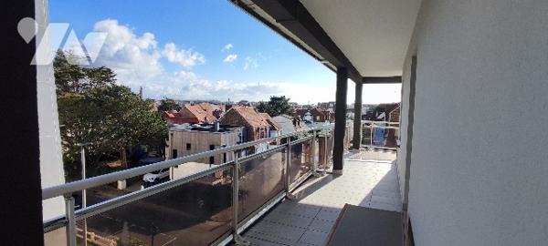 T4 de 86m² avec terrasse EST/SUD/OUEST de 36m² + 2 caves + parking dans résidence de standing