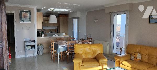 T4 de 86m² avec terrasse EST/SUD/OUEST de 36m² + 2 caves + parking dans résidence de standing