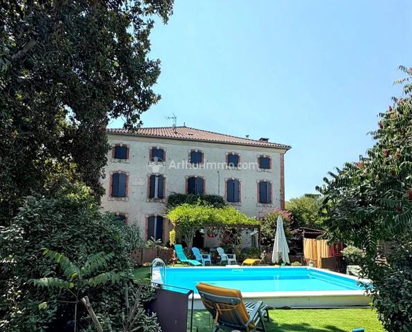 Vente                                                      Propriété
                        
                     7 pièces                      334 m2                     à Saïx
