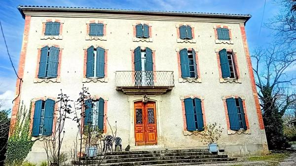 Vente                                                      Propriété
                        
                     7 pièces                      334 m2                     à Saïx