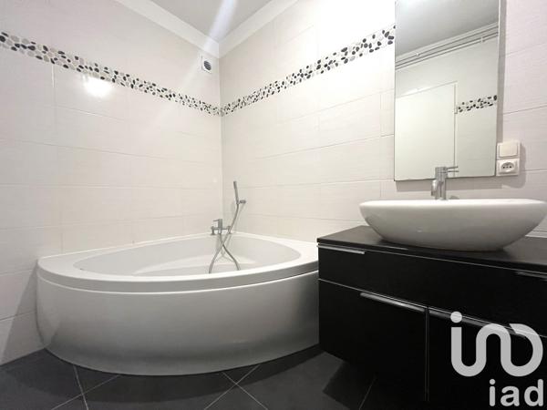 Appartement 2 pièces de 56 m² à Bagnols-sur-Cèze (30200)