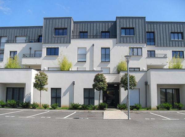 Appartement 2 pièces 48m2 avec balcon et parking