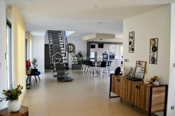 Maison de 280 m²