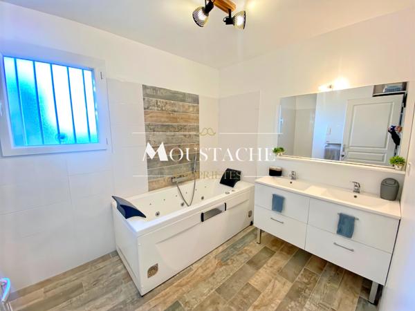 VILLA/ MAISON DE STANDING - PISCINE & PROCHE PLAGES -