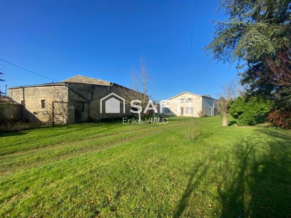 Maison à rénover avec de nombreuses dépendances
