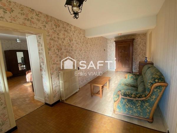 Maison à rénover avec de nombreuses dépendances