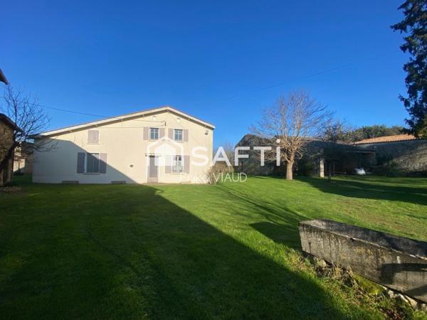 Maison à rénover avec de nombreuses dépendances