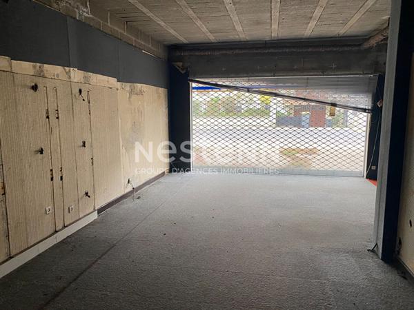 Nestenn Igny - Commerce et logement indépendant proche de Place de la Ferme avec ses commerces et transports en communs, idéale activité professionnelle, investissement locatif ou projet de réaménagement, promoteur.