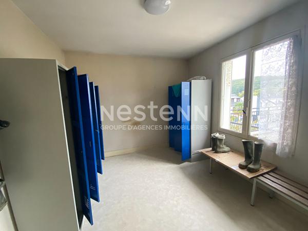 Nestenn Igny - Commerce et logement indépendant proche de Place de la Ferme avec ses commerces et transports en communs, idéale activité professionnelle, investissement locatif ou projet de réaménagement, promoteur.