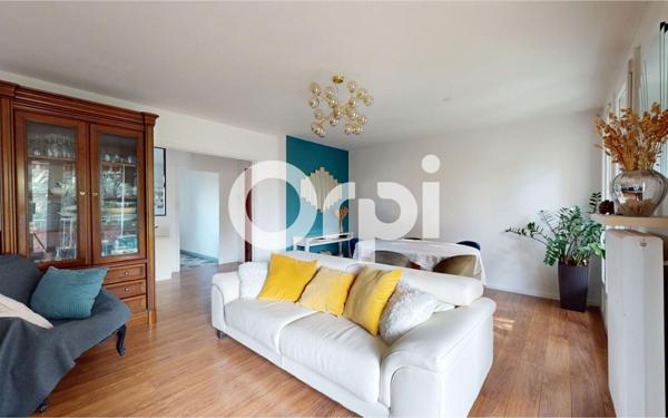 Appartement à vendre    4 pièces • 92 m2 Bron