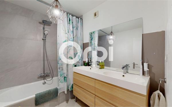 Appartement à vendre    4 pièces • 92 m2 Bron