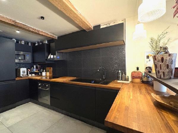 Appartement Atypique Ancien Entrepôt aménagé DUPLEX 192m² Garage Double -7ème arrondissement