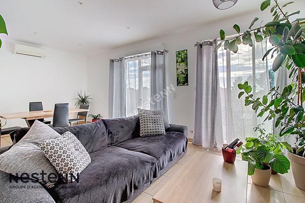 Appartement Vitrolles 2 pièces de 76 m² avec places privatives et piscine