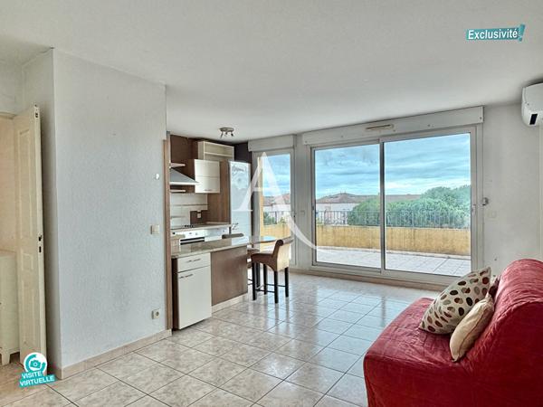 LATTES - QUARTIER PORT ARIANE DANS UNE RÉSIDENCE DE 2002 AVEC ASCENSEUR - T2 CLIMATISÉ - 43,40 m2 - TERRASSE 20 M2 - PARKING + GARAGE FERMÉ. COMMERCES À PROXIMITÉ ET TRAMWAY À 600M.