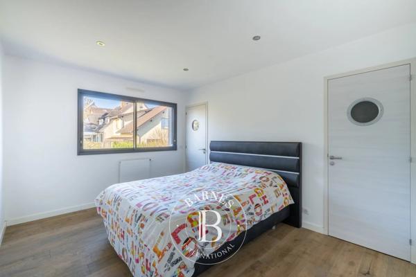Chaville, Maison 5 Chambres -  184 m² à vendre