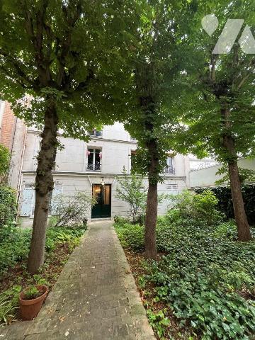 La SAS R&R Notaires vous propose, au 3 rue du Guesclin à Paris (15e arrondissement), un apparte...
