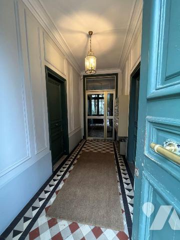 La SAS R&R Notaires vous propose, au 3 rue du Guesclin à Paris (15e arrondissement), un apparte...