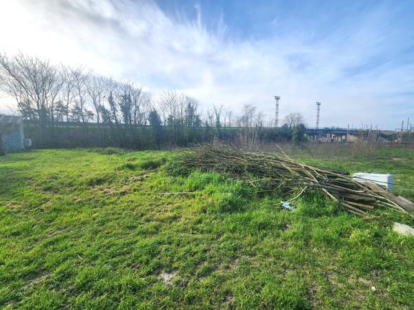 Terrain à VILLENAVE-D'ORNON, 33140 - 3139m²