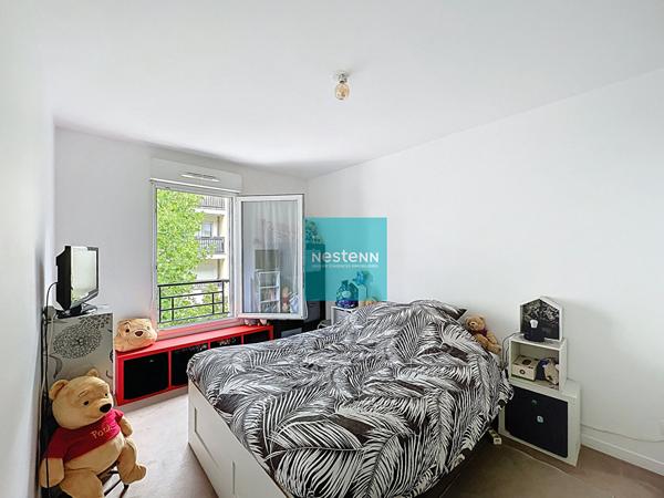 À vendre - Superbe appartement à Franconville de 2 Pièces avec balcon proche de toutes commodités (écoles, commerces, axes autoroutiers A15/A115) une place de parking en sous-sol.