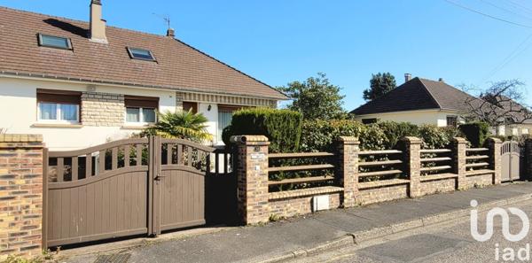 Maison 6 pièces de 130 m² à Oissel (76350)