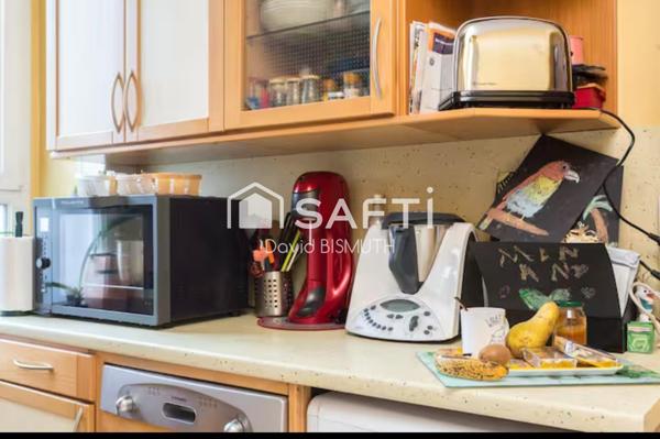 Appartement 2 pièces 1 chambre de 45 m2 situé en rez de chaussée QUARTIER BECON A COURBEVOIE COLLEGE DES BRUYERES