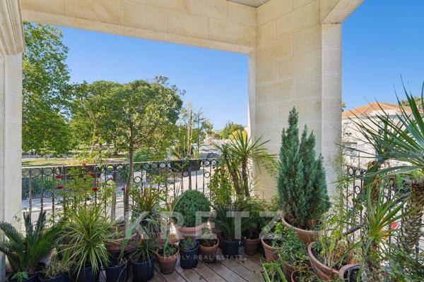BORDEAUX CAUDÉRAN – IMMEUBLE DE CARACTÈRE EN PIERRE AVEC GARAGE