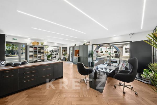 BORDEAUX CAUDÉRAN – IMMEUBLE DE CARACTÈRE EN PIERRE AVEC GARAGE