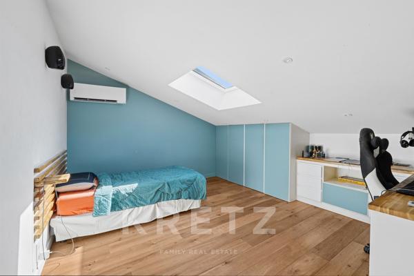 BORDEAUX CAUDÉRAN – IMMEUBLE DE CARACTÈRE EN PIERRE AVEC GARAGE