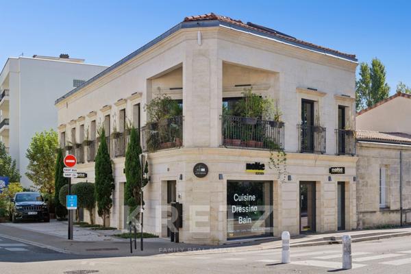 BORDEAUX CAUDÉRAN – IMMEUBLE DE CARACTÈRE EN PIERRE AVEC GARAGE
