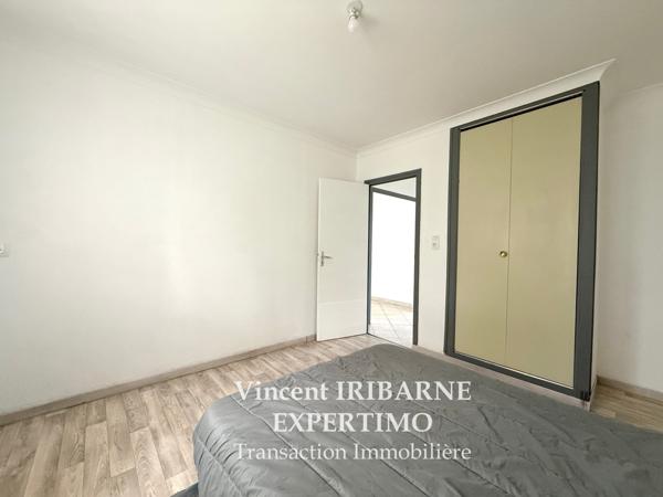 Saintes (17100) Maison de Plain-pied, 2 Chambres, Garage et Jardin. Centre-Ville