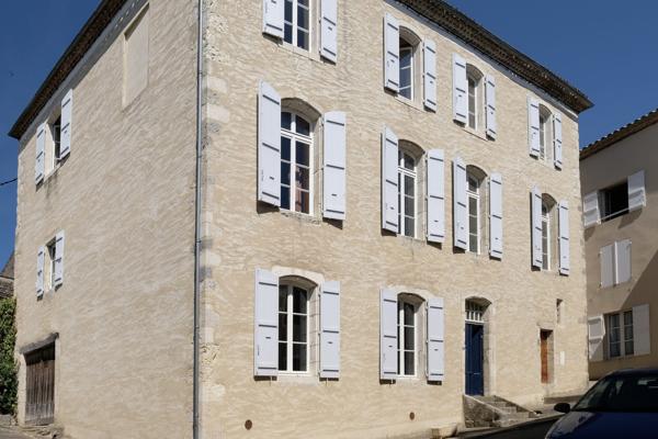 Somptueuse Maison de Ville avec Jardin et Dépendances