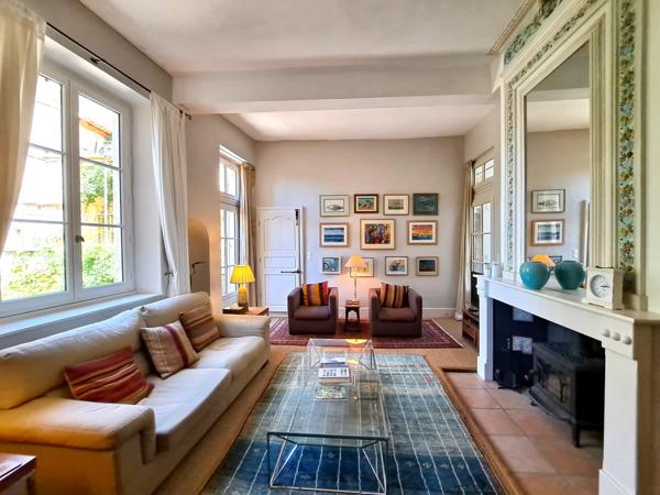 Somptueuse Maison de Ville avec Jardin et Dépendances