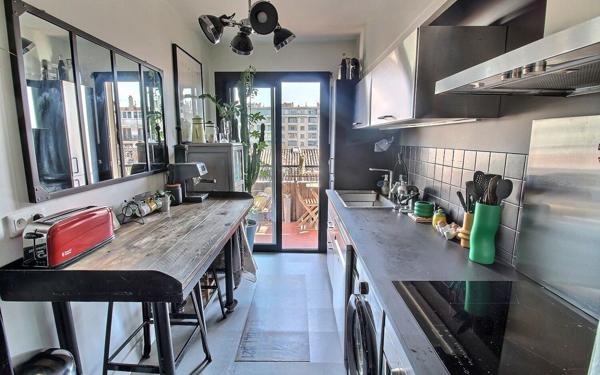 Appartement à vendre    3 pièces • 71 m2 Marseille 4