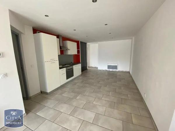 Appartement à louer 3 pièces 79m² Saint-Laurent (08090)