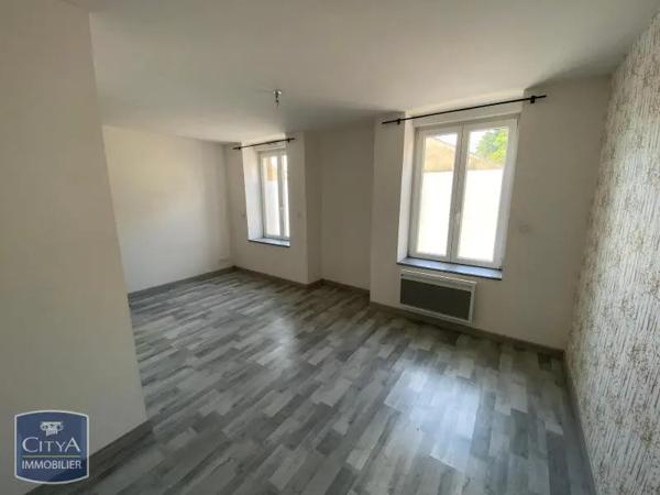 Appartement à louer 3 pièces 79m² Saint-Laurent (08090)