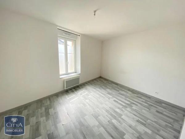 Appartement à louer 3 pièces 79m² Saint-Laurent (08090)